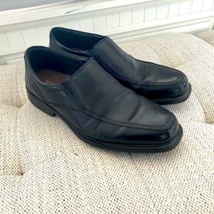 Men’s black slip on dress shoes